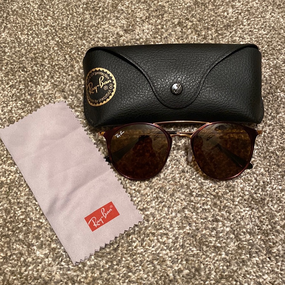 RAYBANS